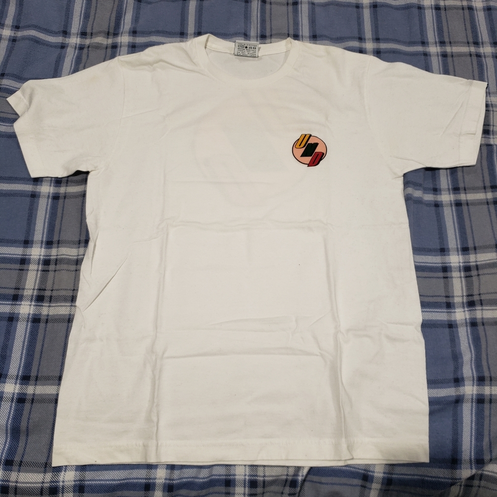 UNDEFEATED Medium T shirt